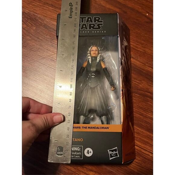New. Star Wars action figure. ￼ AHSOKA TANO - Picture 5 of 5